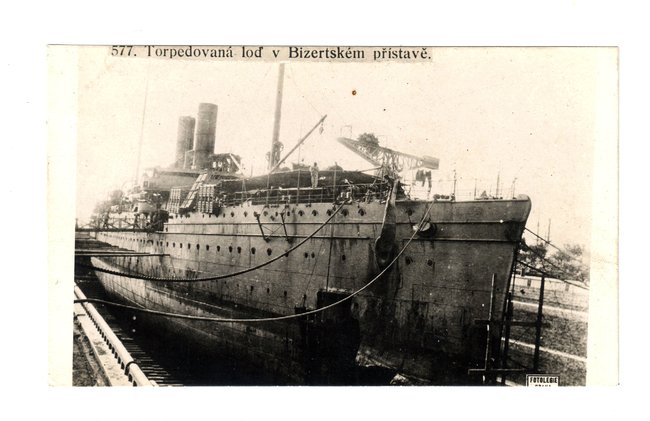 ../previews/022-Ship damaged by torpedo.jpg.medium.jpeg